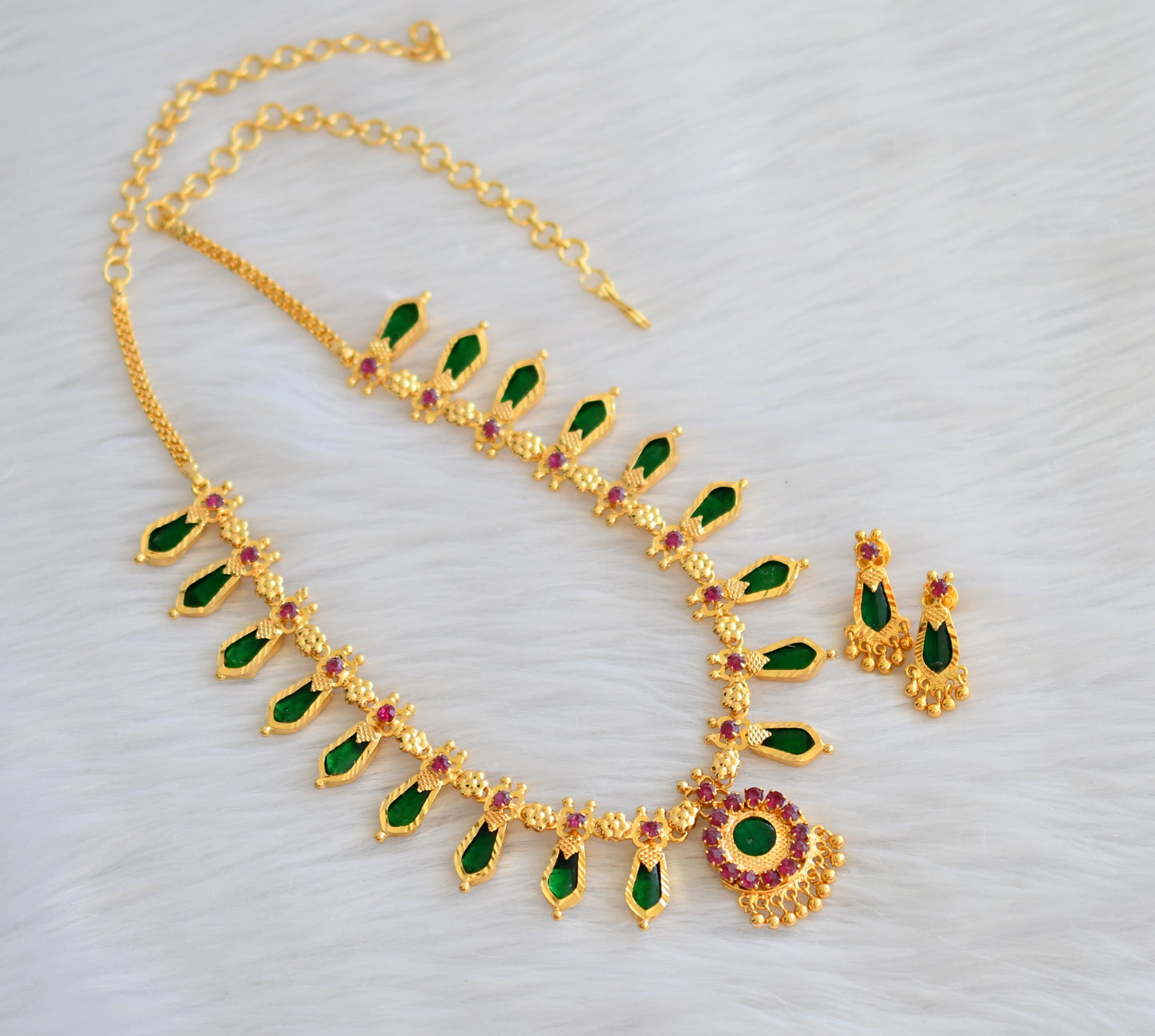 Gold tone pink-green nagapadam necklace set dj-33659