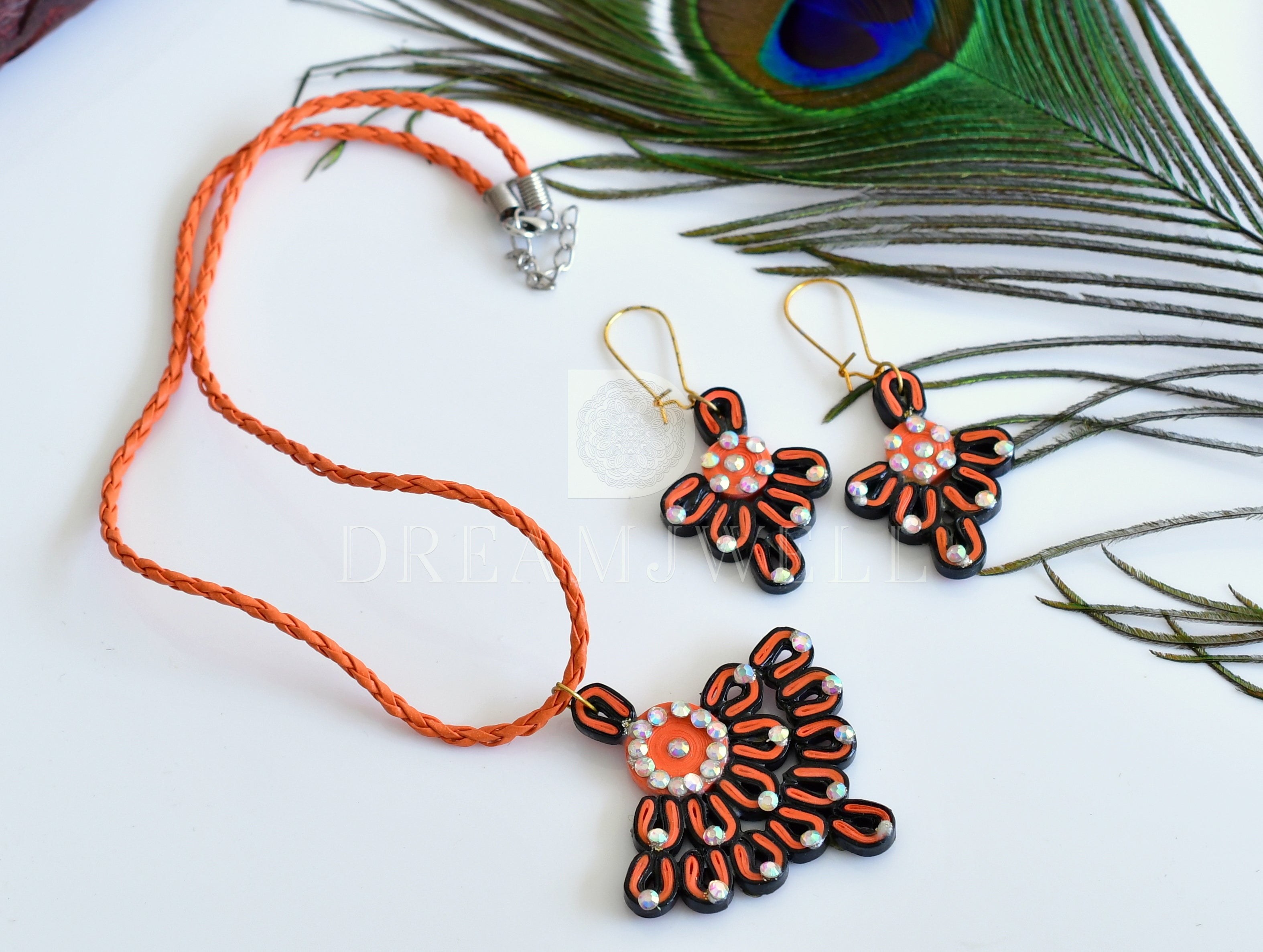 DREAMJWELL Unique Handmade Designer Orange Quilled Necklace Set