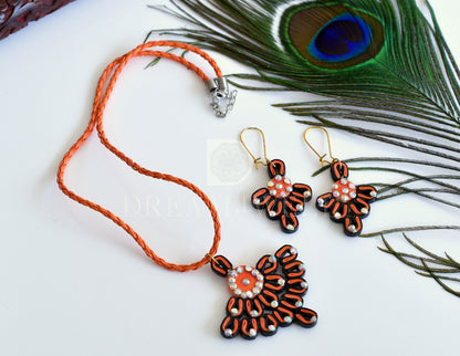 Unique Handmade Designer Orange Quilled Necklace Set -dj08412