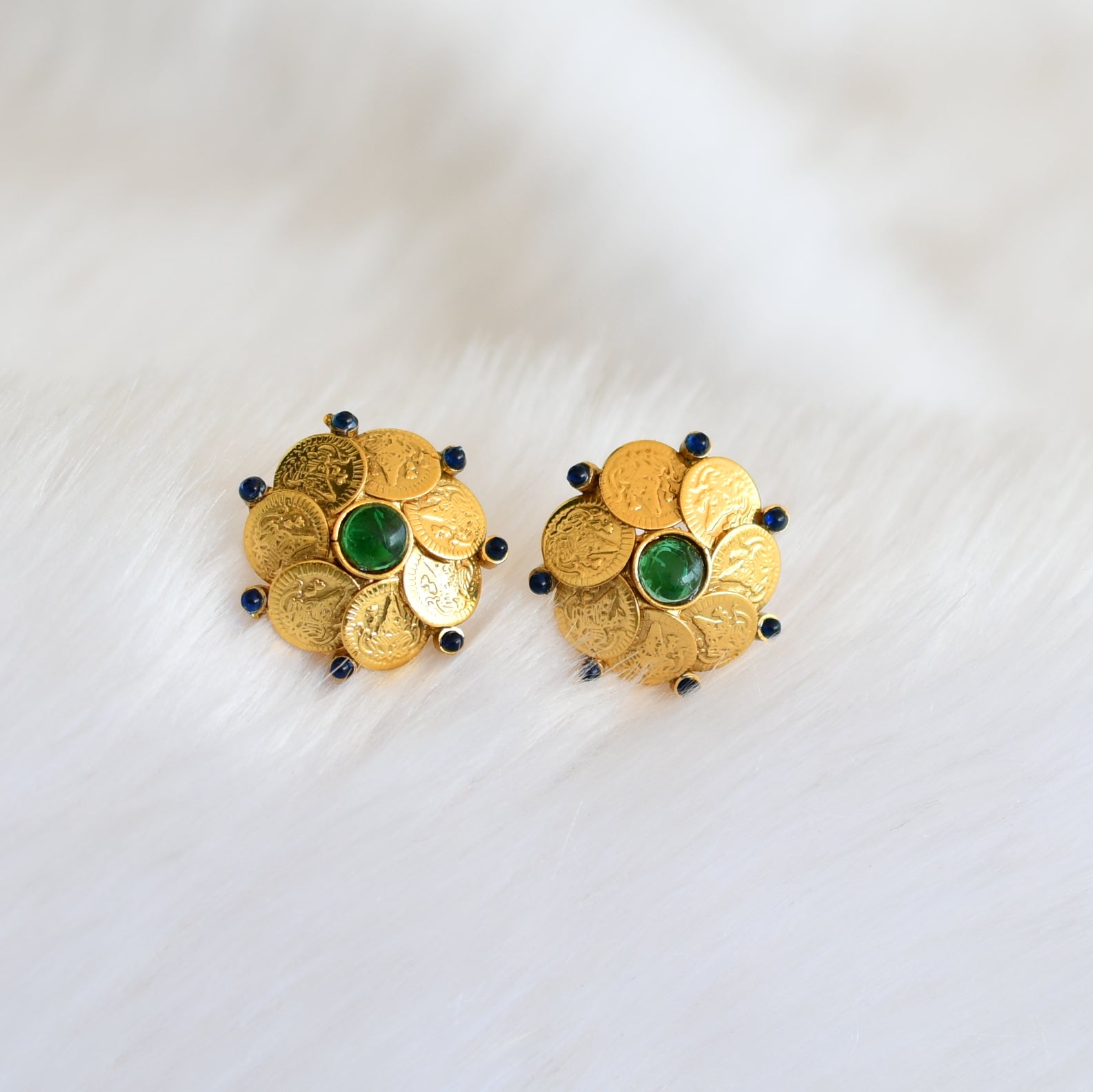 22Kt Plain Gold Earrings (2.300 Grams)/ Gold Ear Tops | Mohan Jewellery