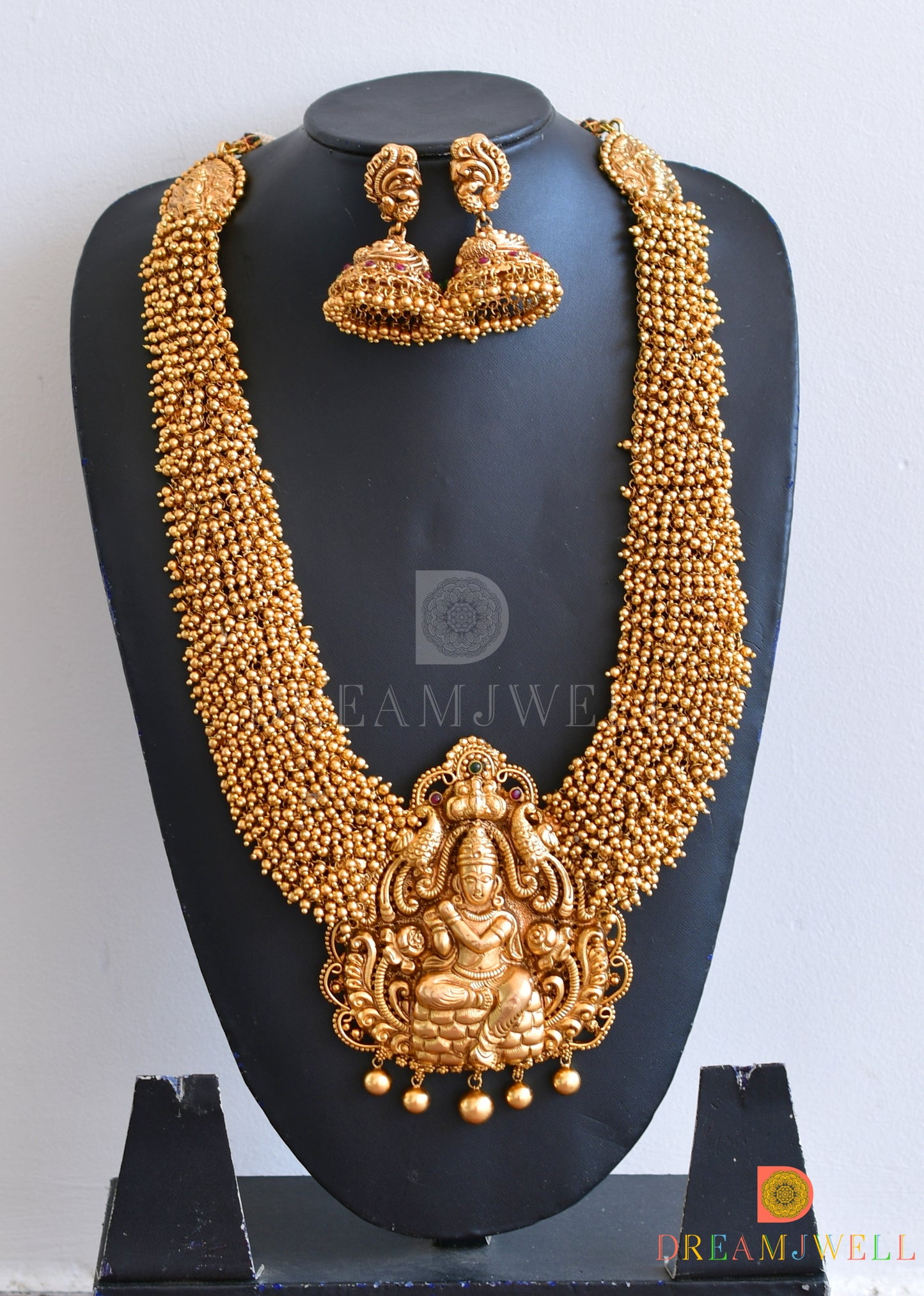 Matte finish big Krishna gold cluster haar set dj-36213