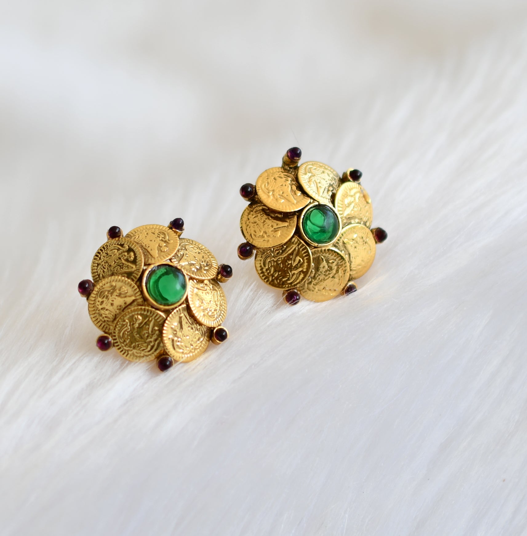 Antique Gold Peacock Jhumkis photo | Temple jewellery earrings, Matte gold  jewelry, Antique gold jewelry indian