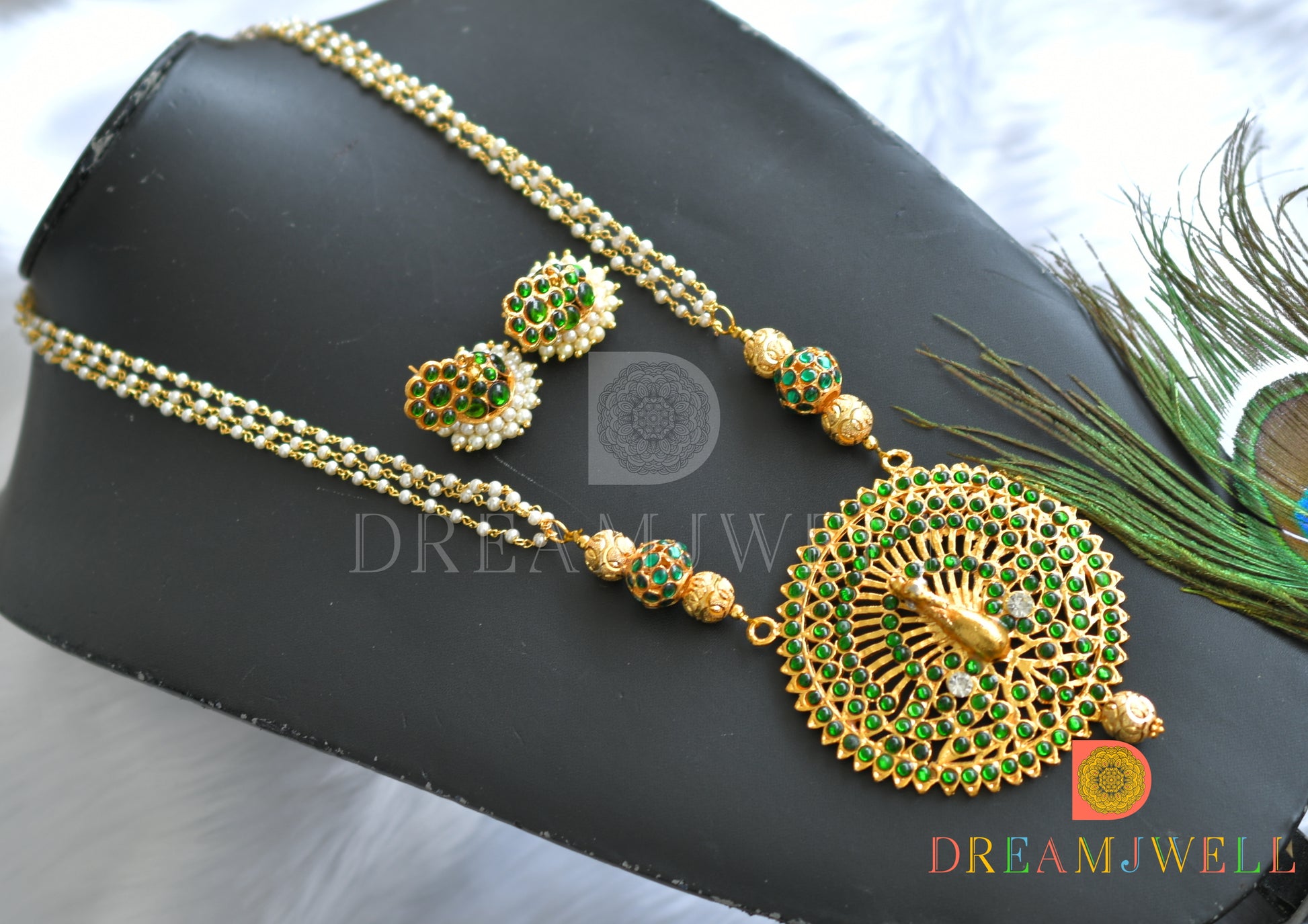 DREAMJWELL Beautiful Green Big Pendant Pearl Designer Necklace