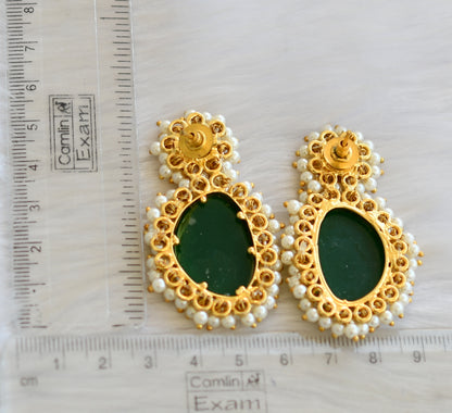 Gold tone green pearl cluster earrings dj-39997