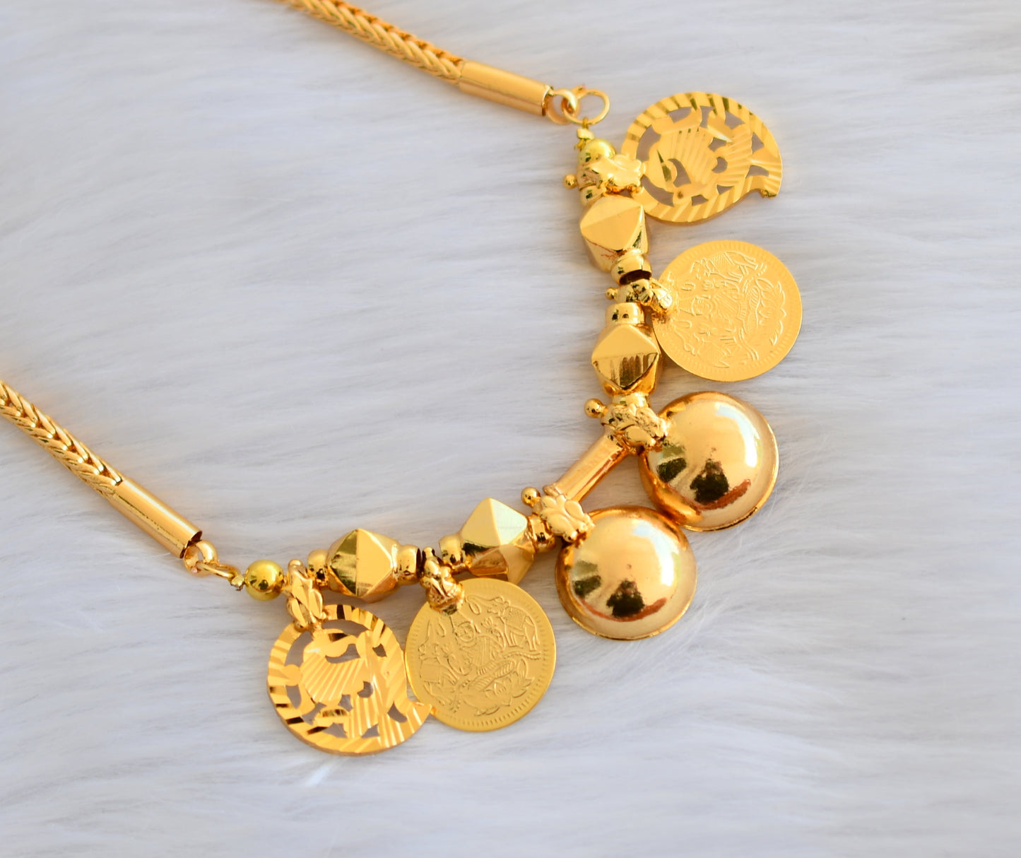 Gold tone Lakshmi-mango bottu mangalyam dj-39954