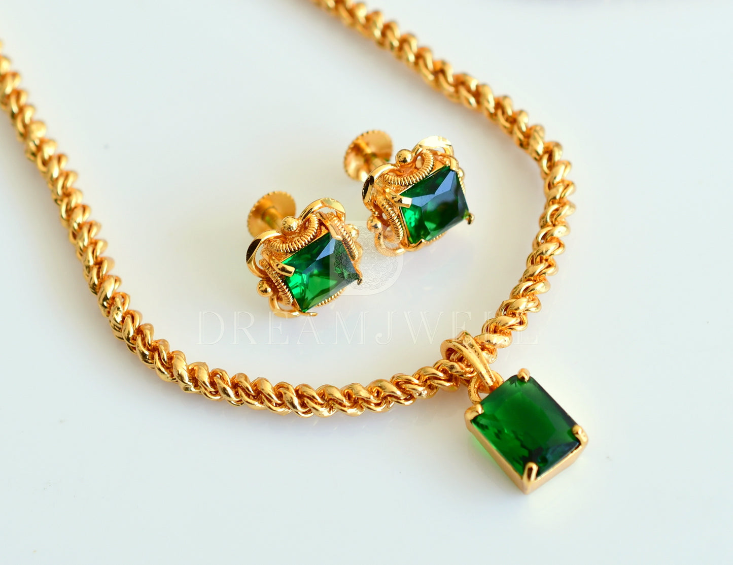 Gold tone bottle green designer pendant with chain and earrings dj-35392