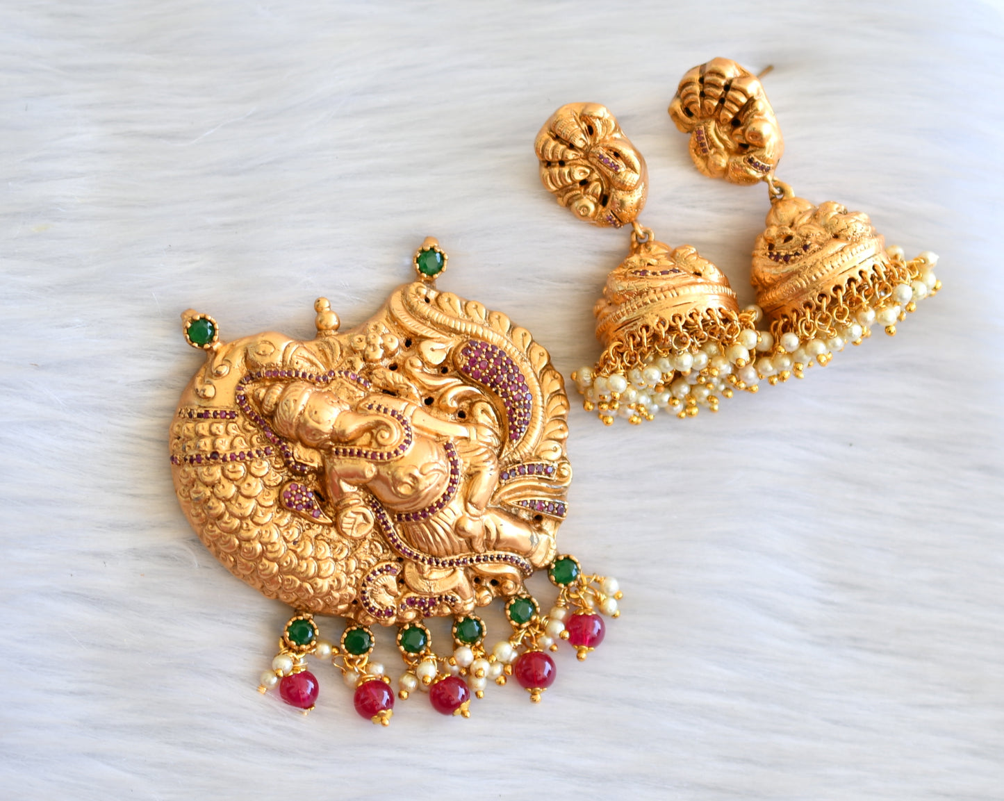 Matte finish ruby-green ganesha pearl nagasu pendant set dj-19074