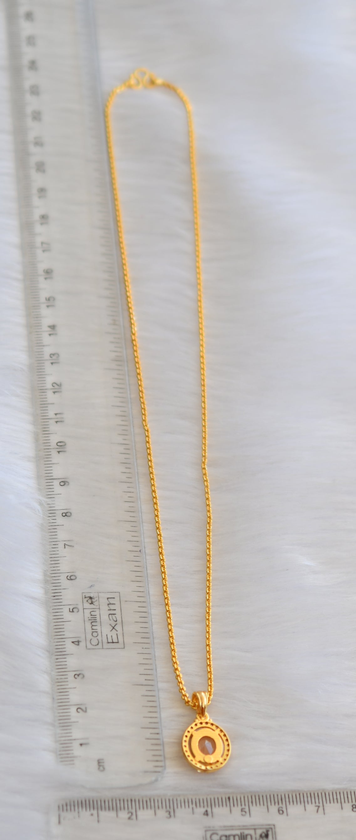 Gold tone white-orange pendant with chain dj-39975