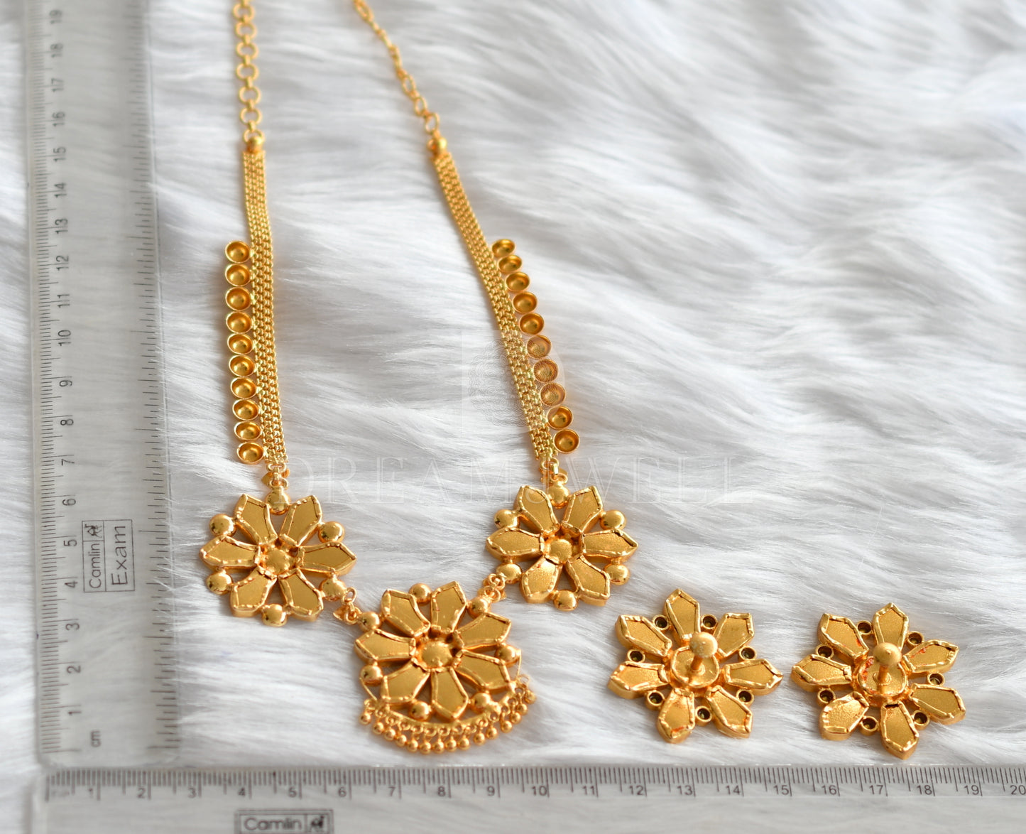 Gold Tone Green Nagapdam Necklace Set dj-31585