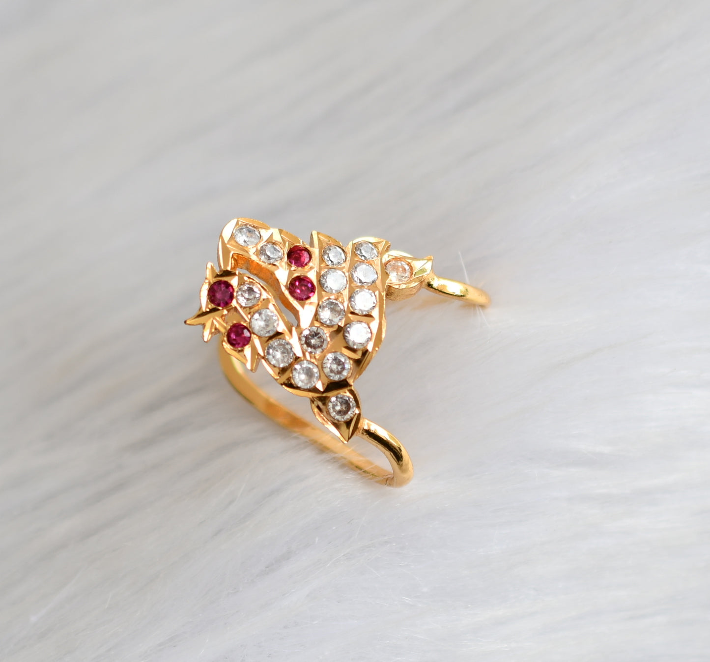 Gold tone white-ruby vanki finger ring dj-40005