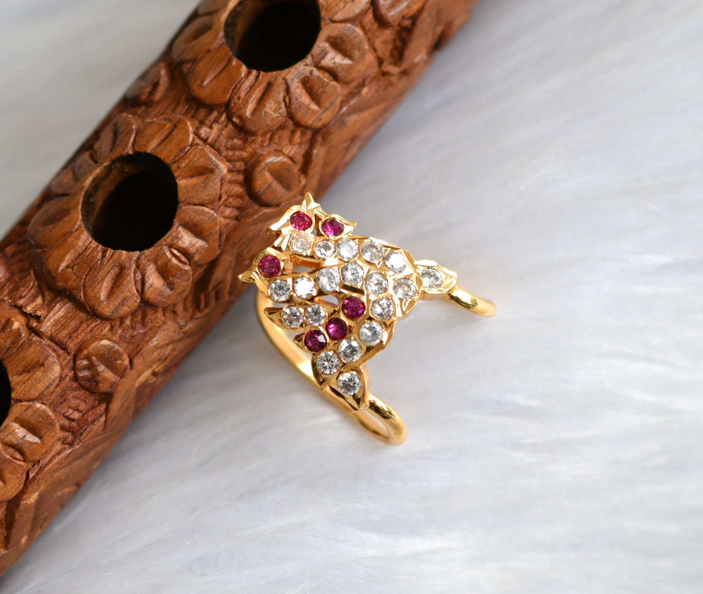 Gold tone white-ruby vanki finger ring dj-40006