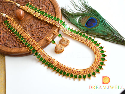 Matte finish green-red Kerala style haar set dj-36257