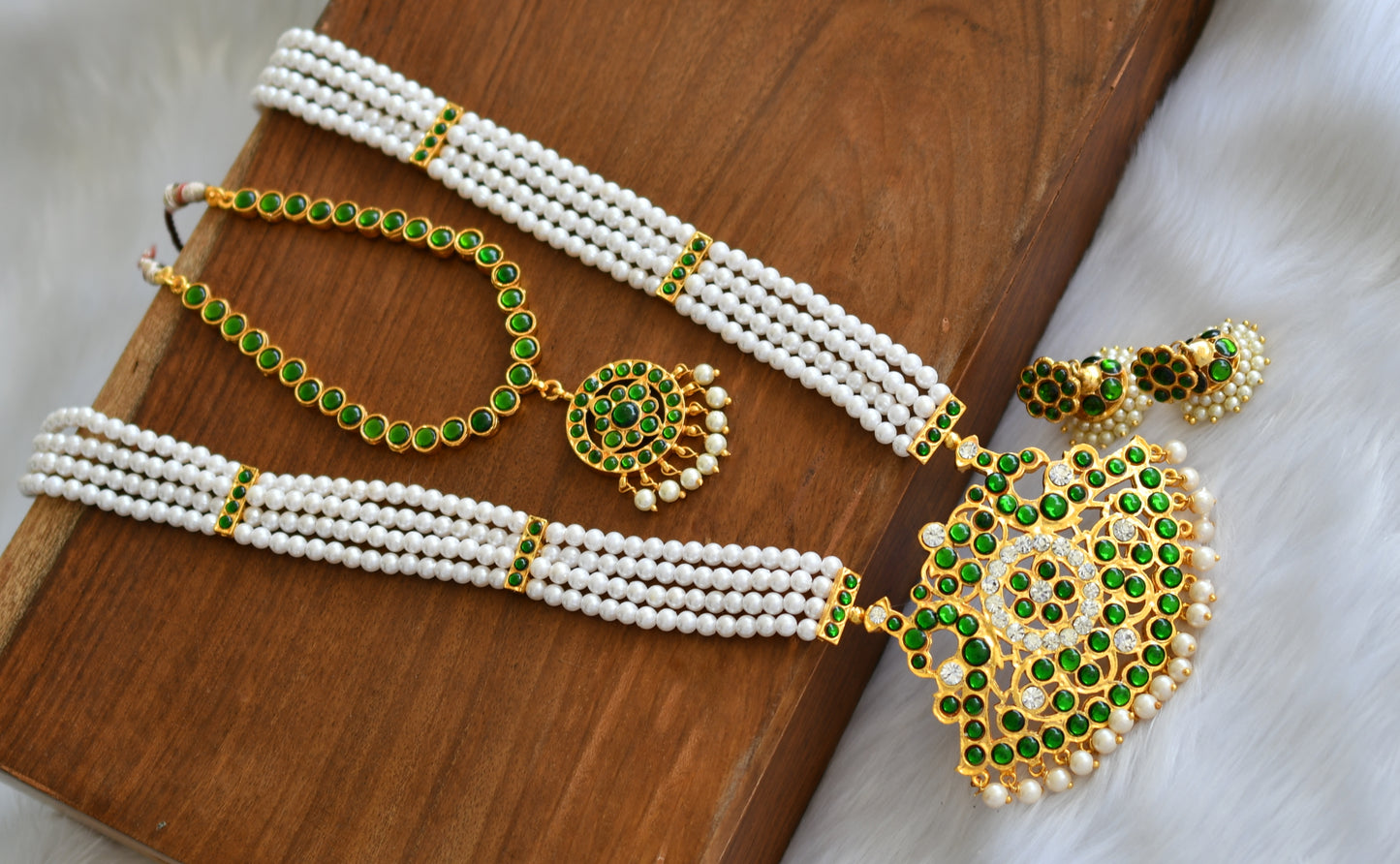 Gold tone pearl green-white peacock pendant semi bridal set dj-39349