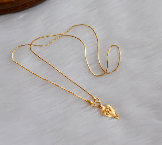 Gold tone 'om' pendant with chain dj-38586