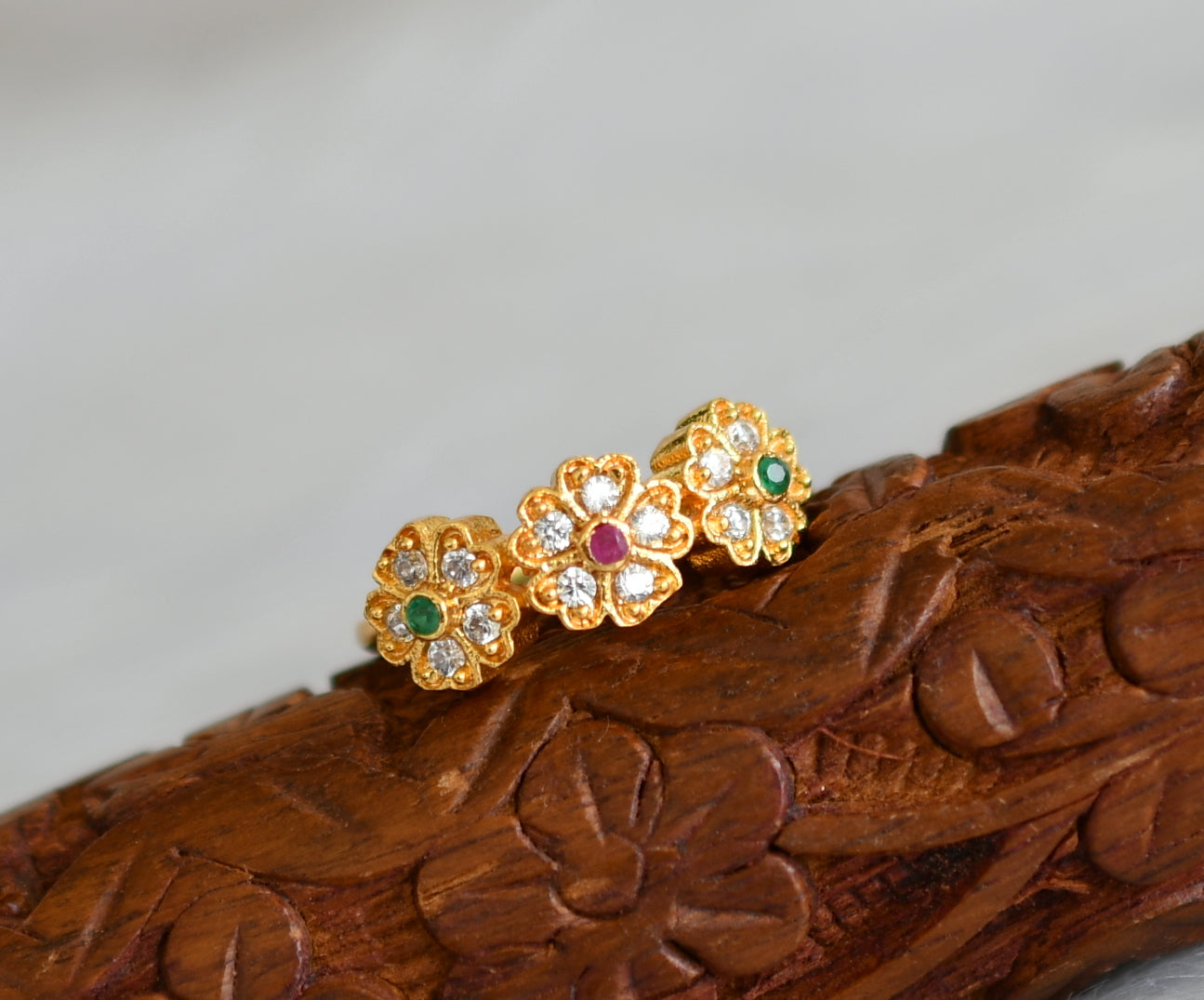 Stark Screw Nose Ring | Nose jewelry, Diamond jewelry gifts, Gold jewelry  fashion
