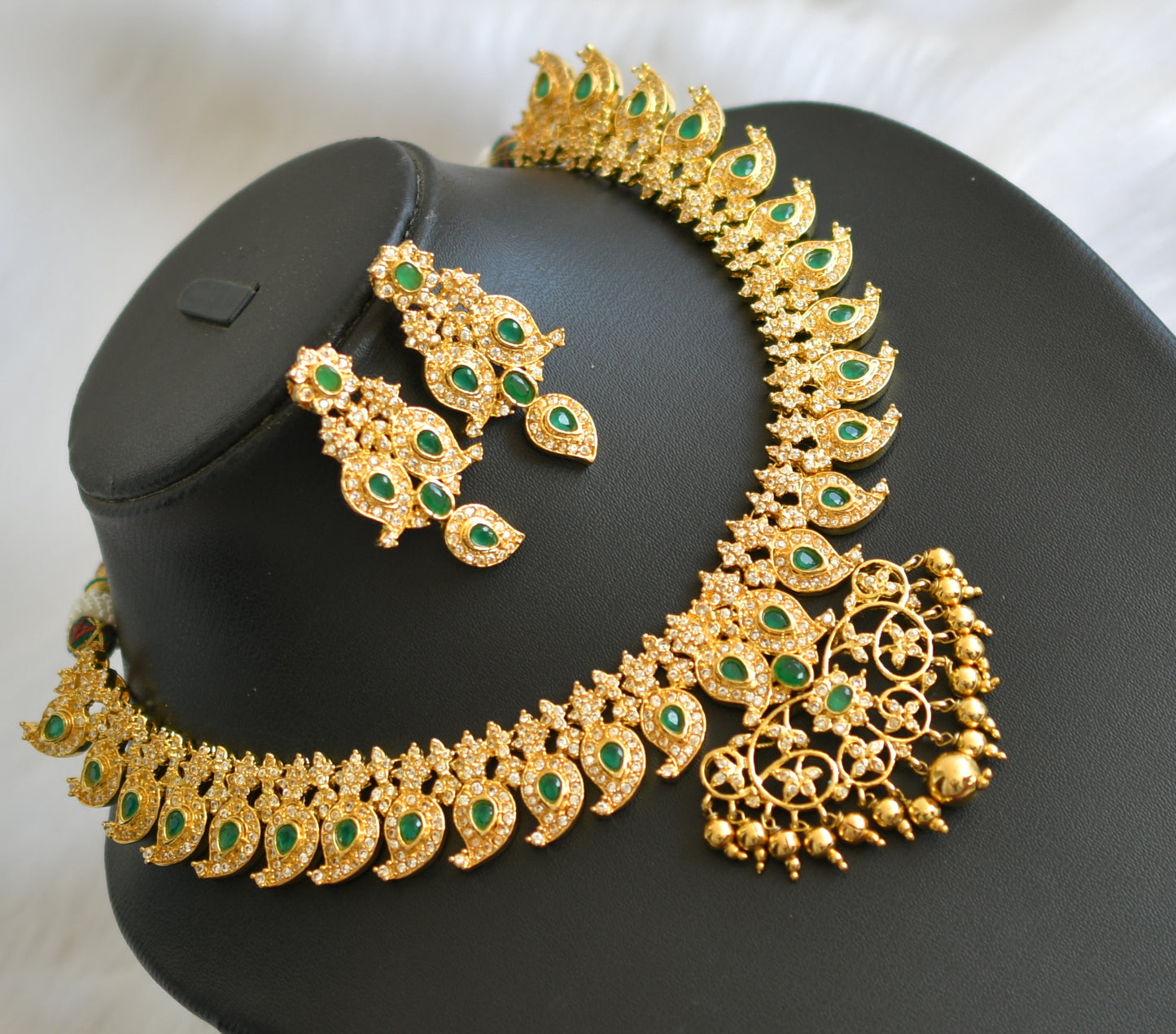 Gold tone ad-emerald-white mango necklace set dj-01607