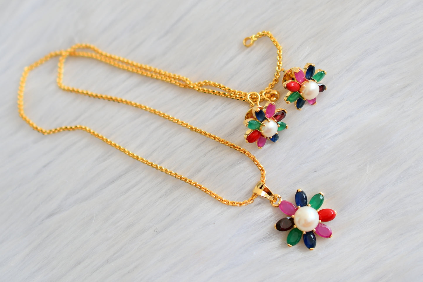 Gold tone Navarathna flower chain/pendant set dj-16835
