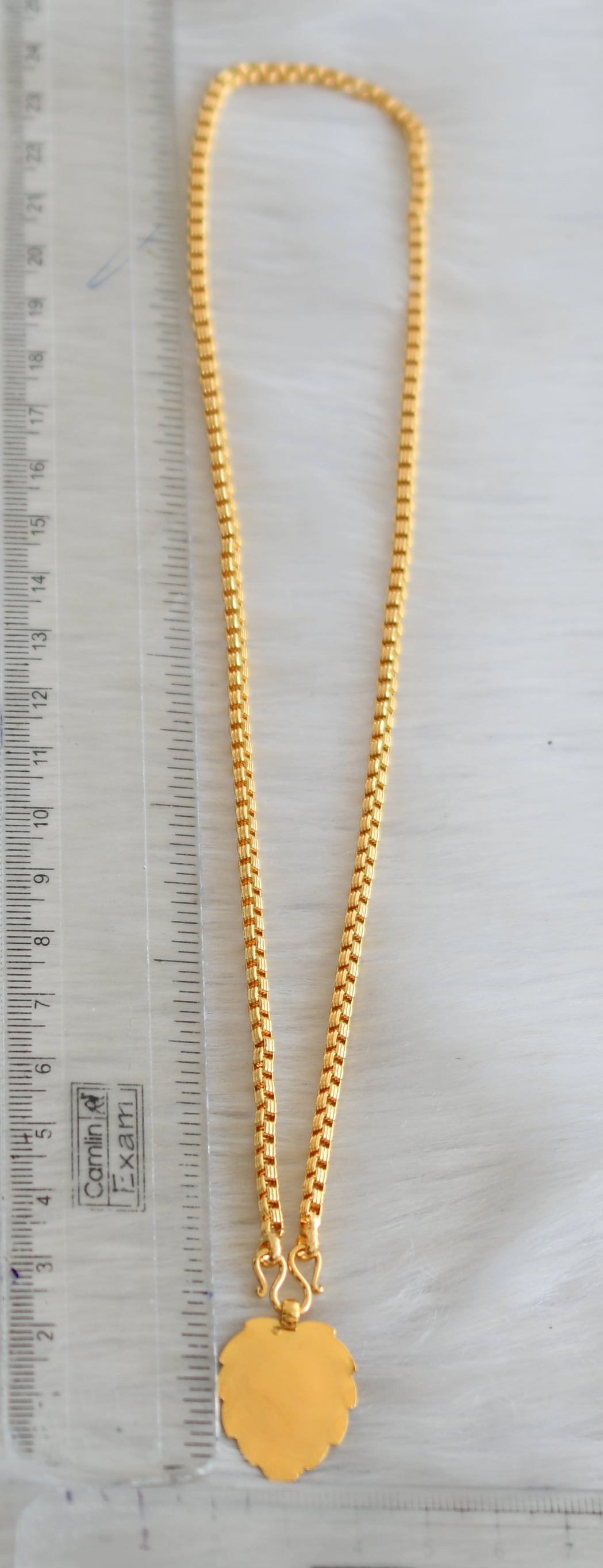 Short chain with deals locket