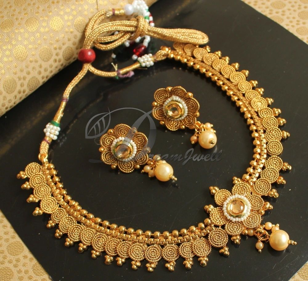 Floral gold store necklace designs