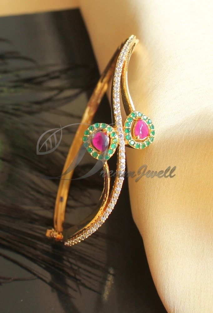 Gemstone Bracelet / Emerald Jewelry | Phasis